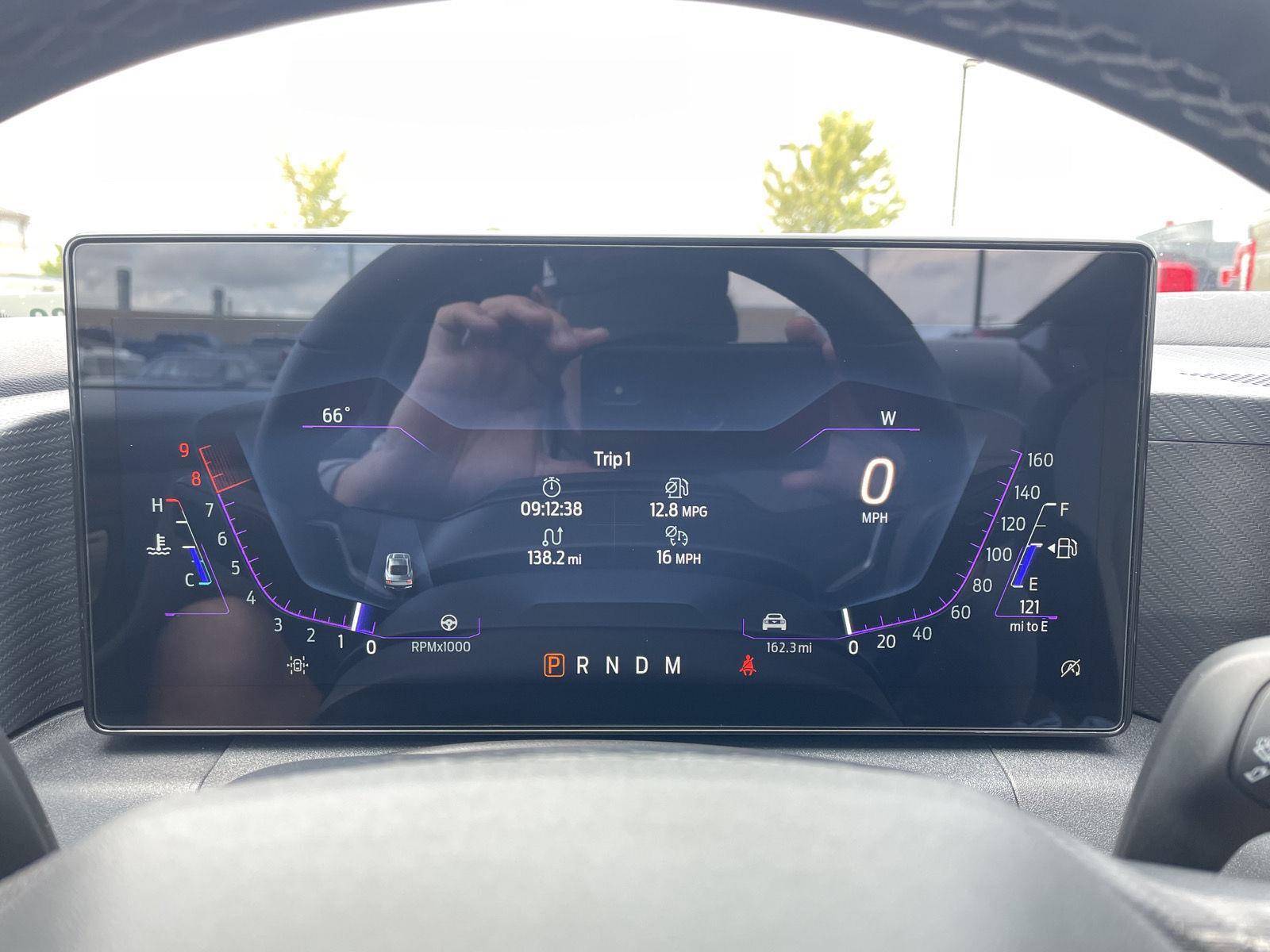 Vehicle photo 15