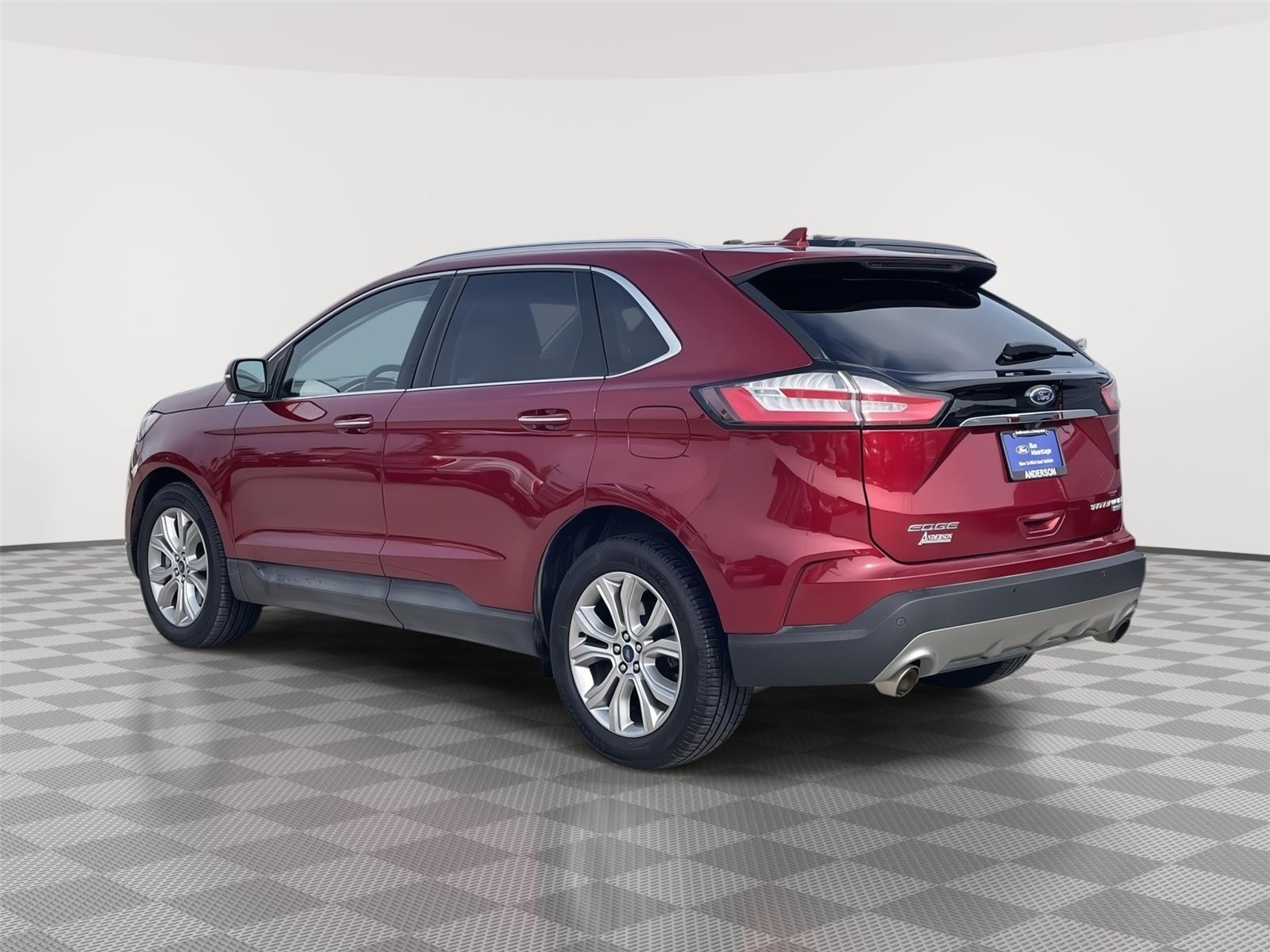 Vehicle photo 9