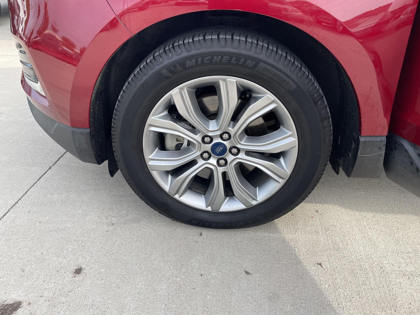 Vehicle photo 10