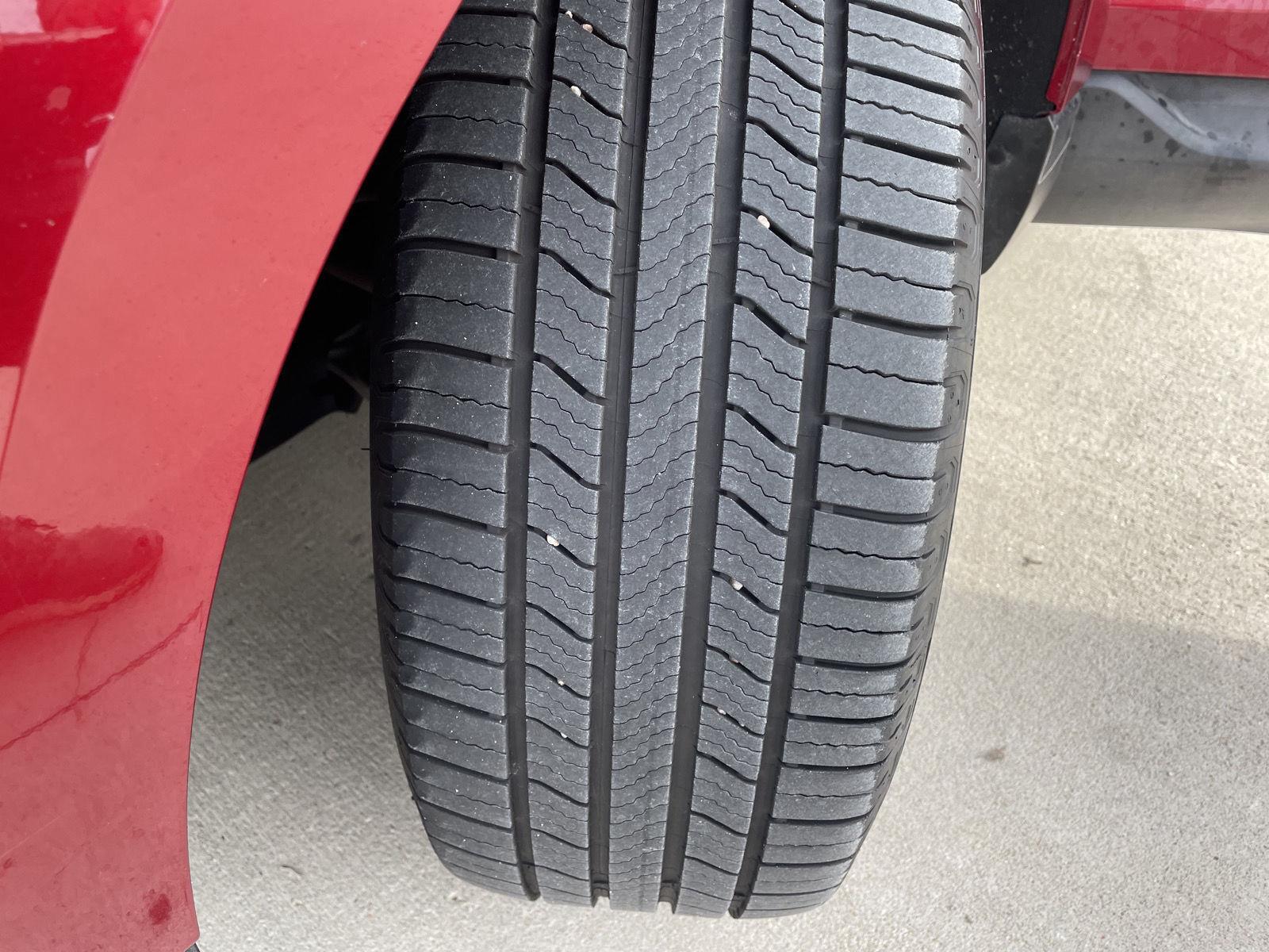 Vehicle photo 11