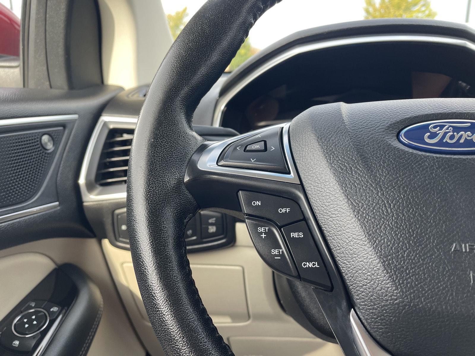 Vehicle photo 13