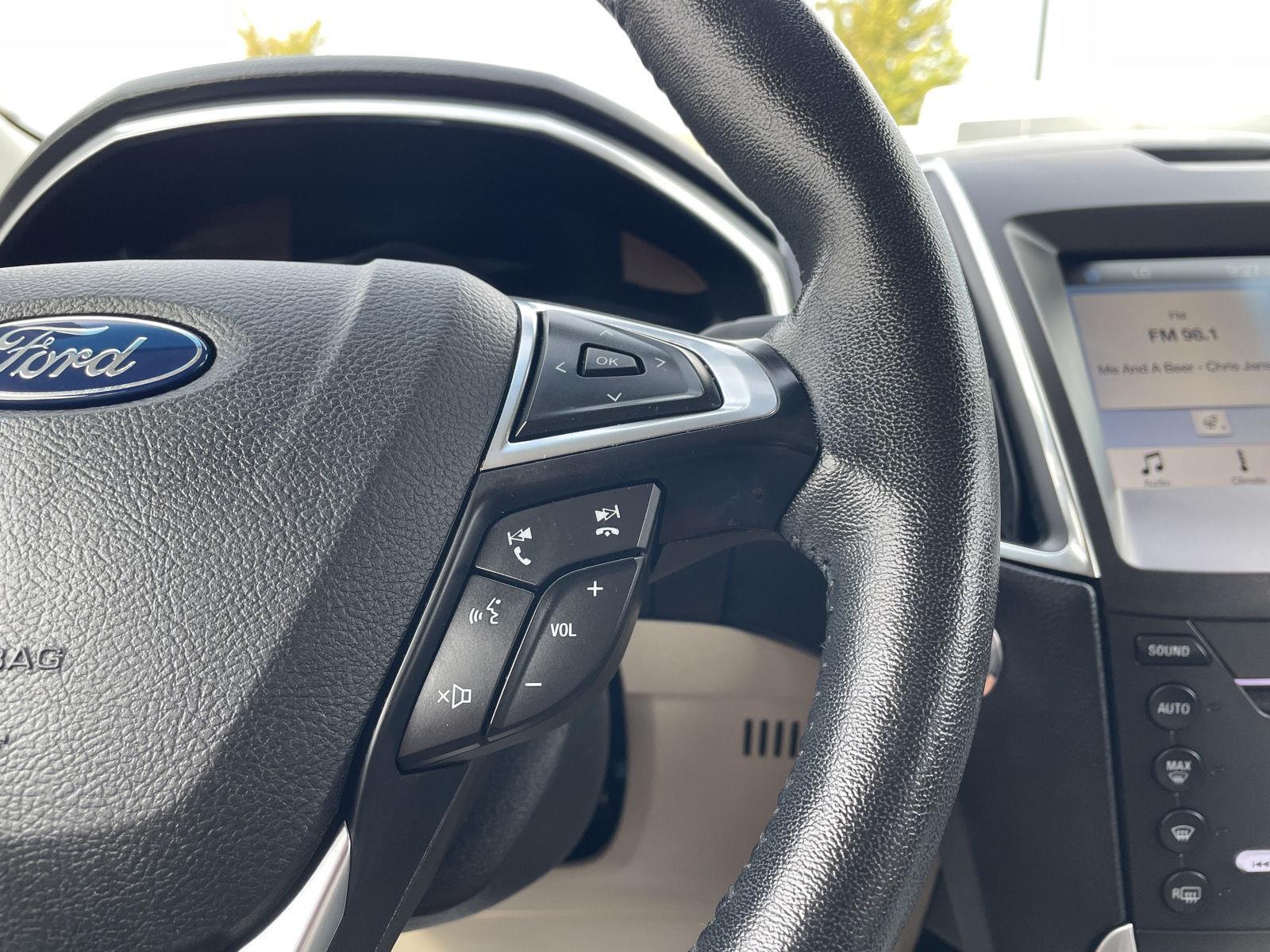 Vehicle photo 14