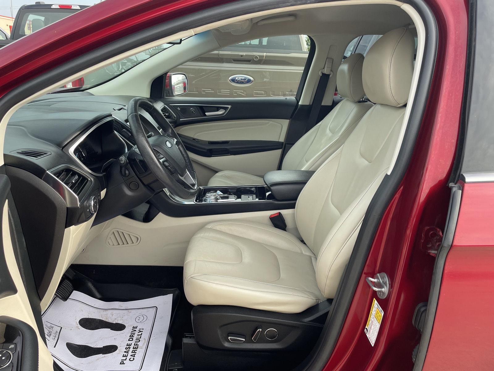 Vehicle photo 16