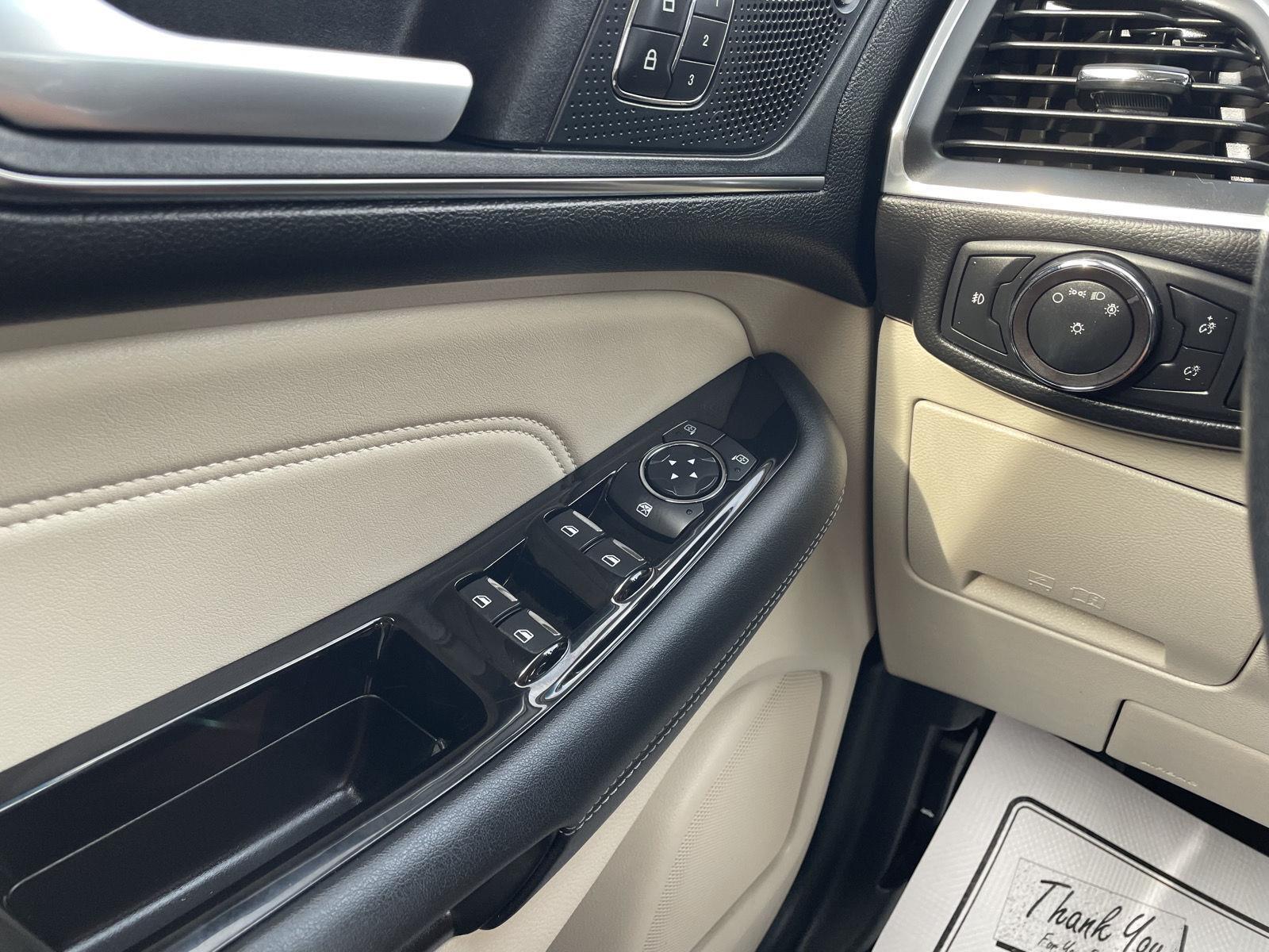 Vehicle photo 27