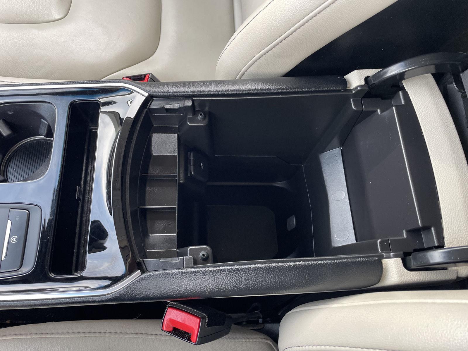 Vehicle photo 29