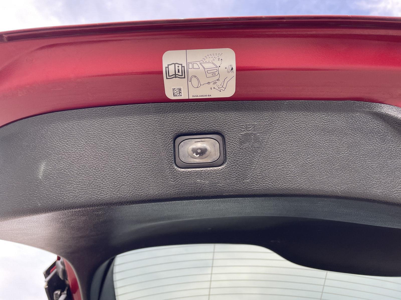 Vehicle photo 34