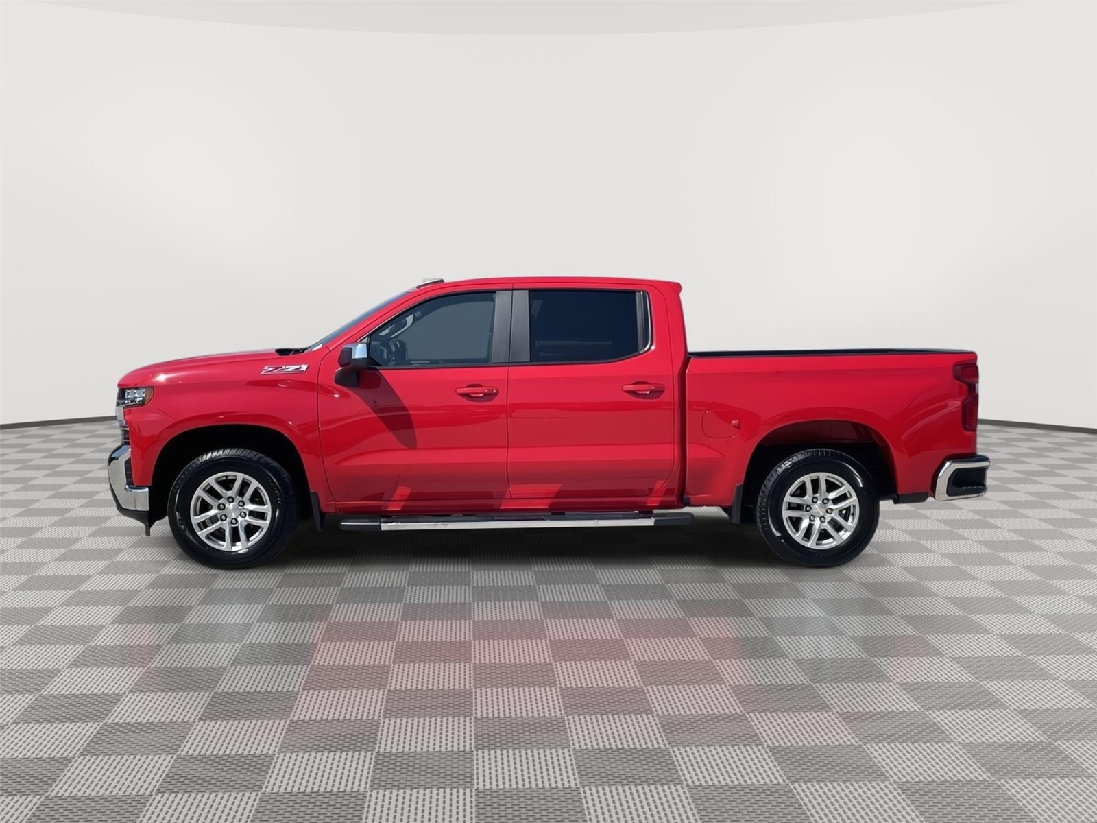 Vehicle photo 2