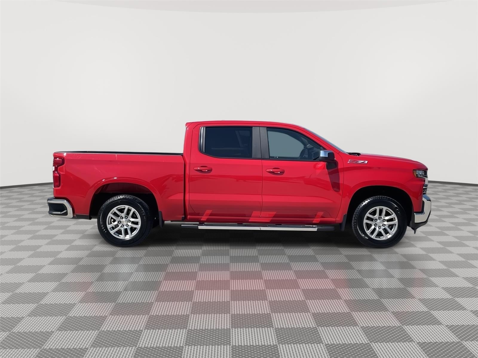 Vehicle photo 6