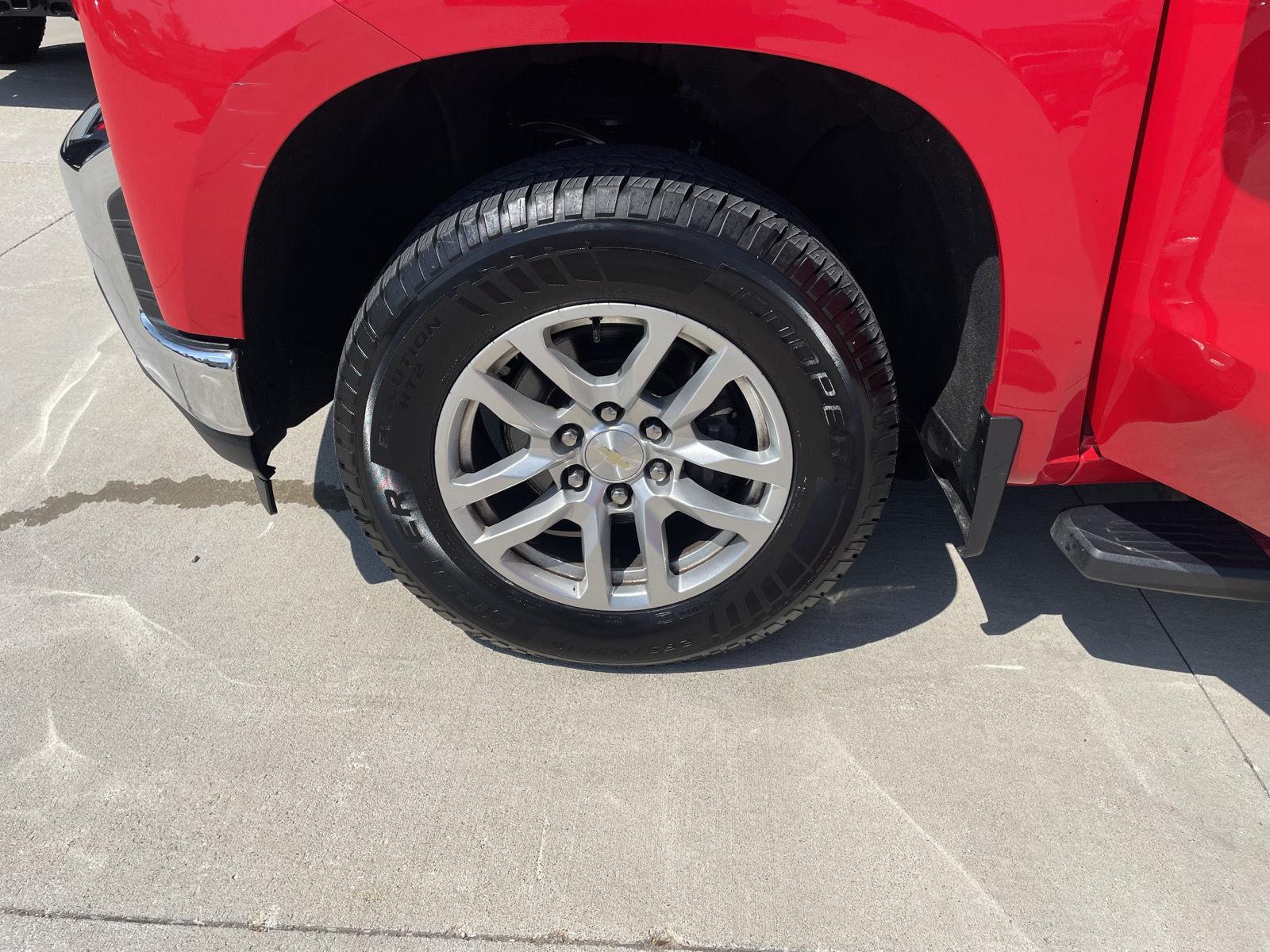 Vehicle photo 10