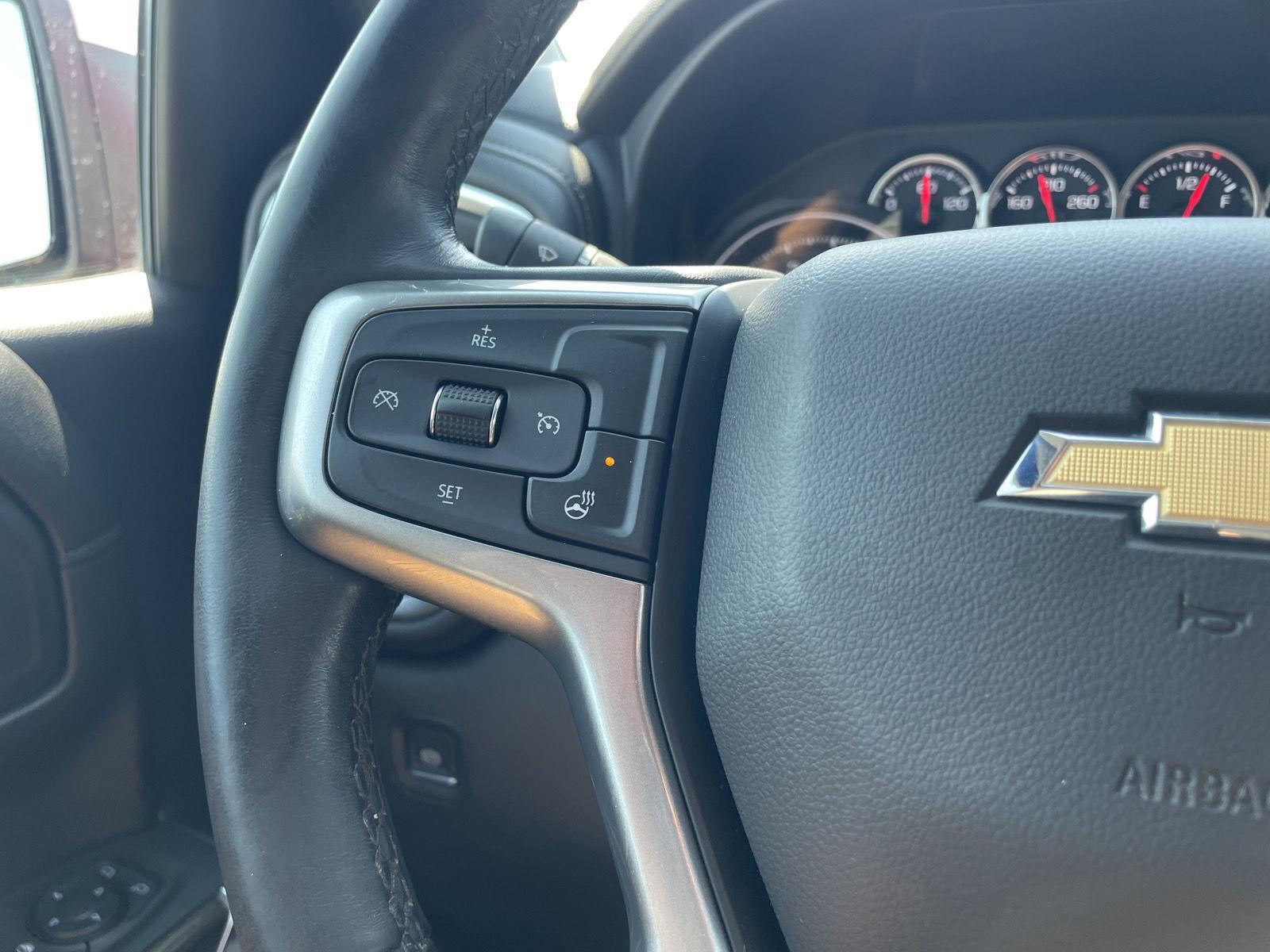 Vehicle photo 28