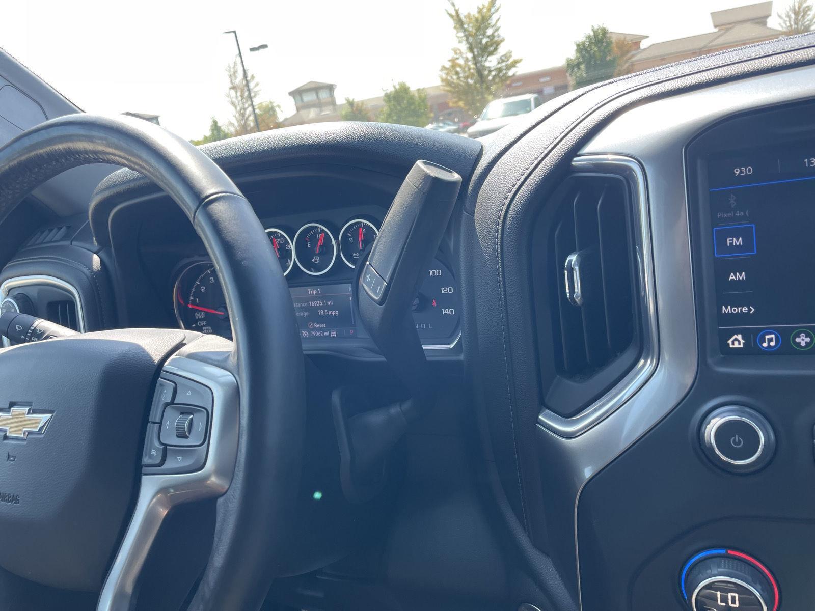 Vehicle photo 31