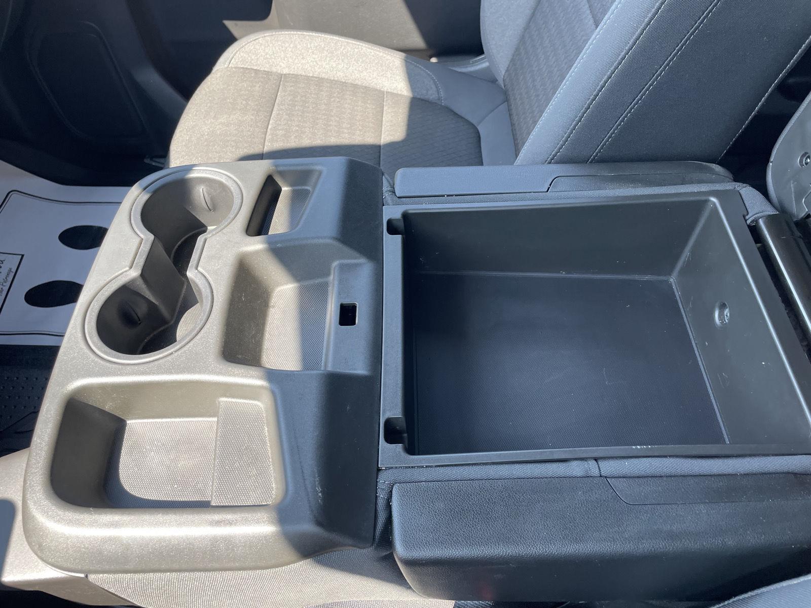 Vehicle photo 32