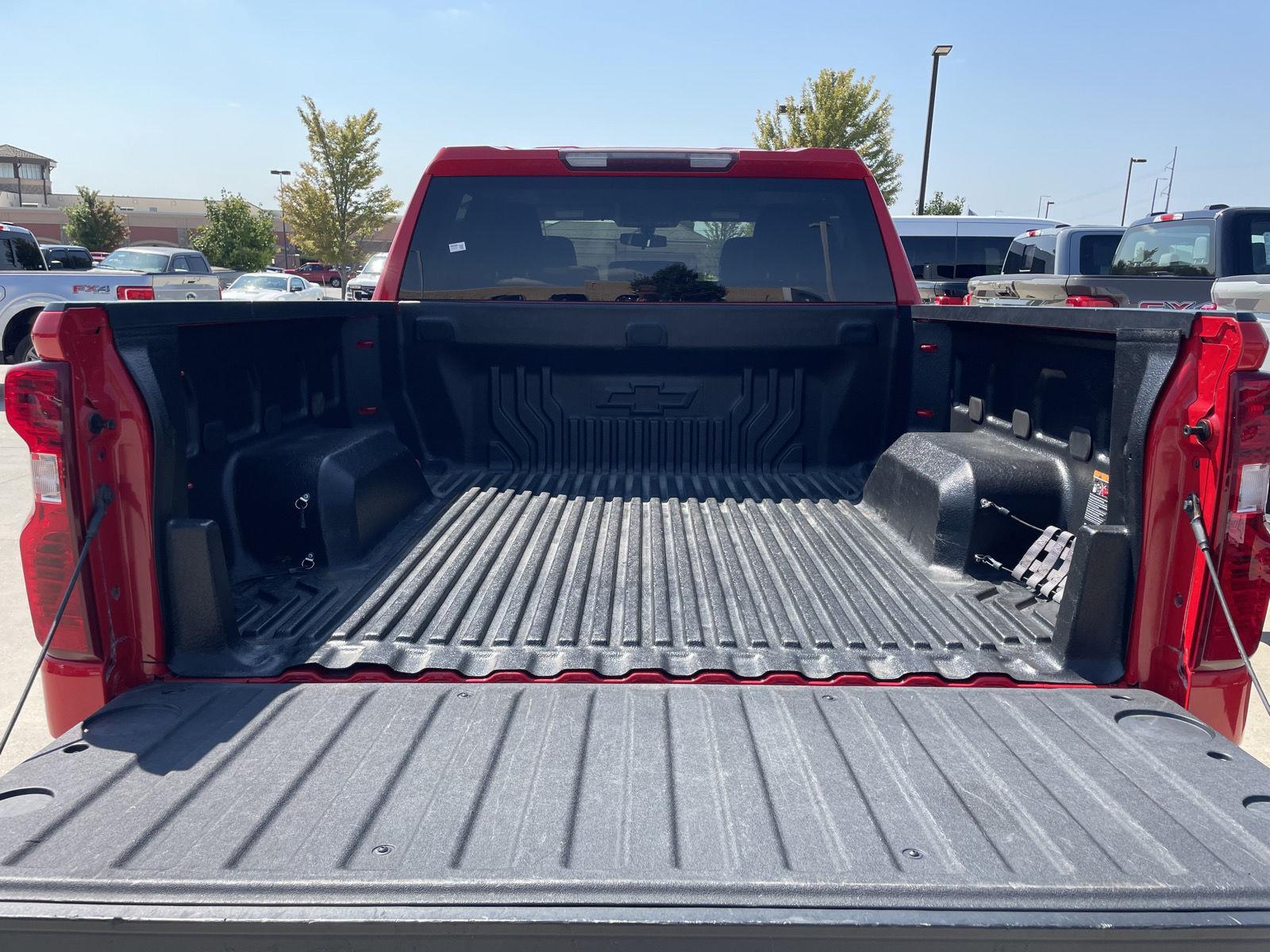 Vehicle photo 36