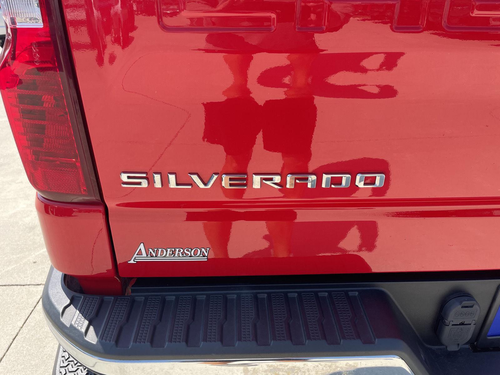 Vehicle photo 38