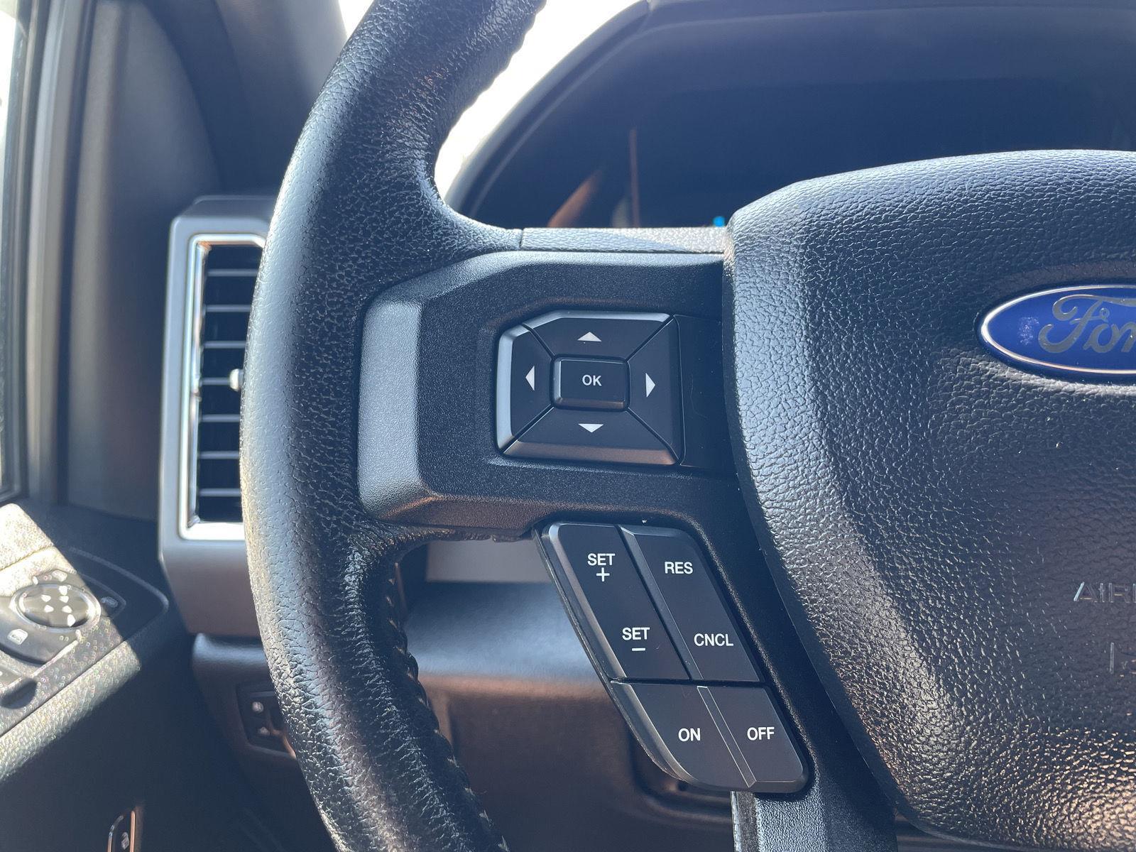 Vehicle photo 13