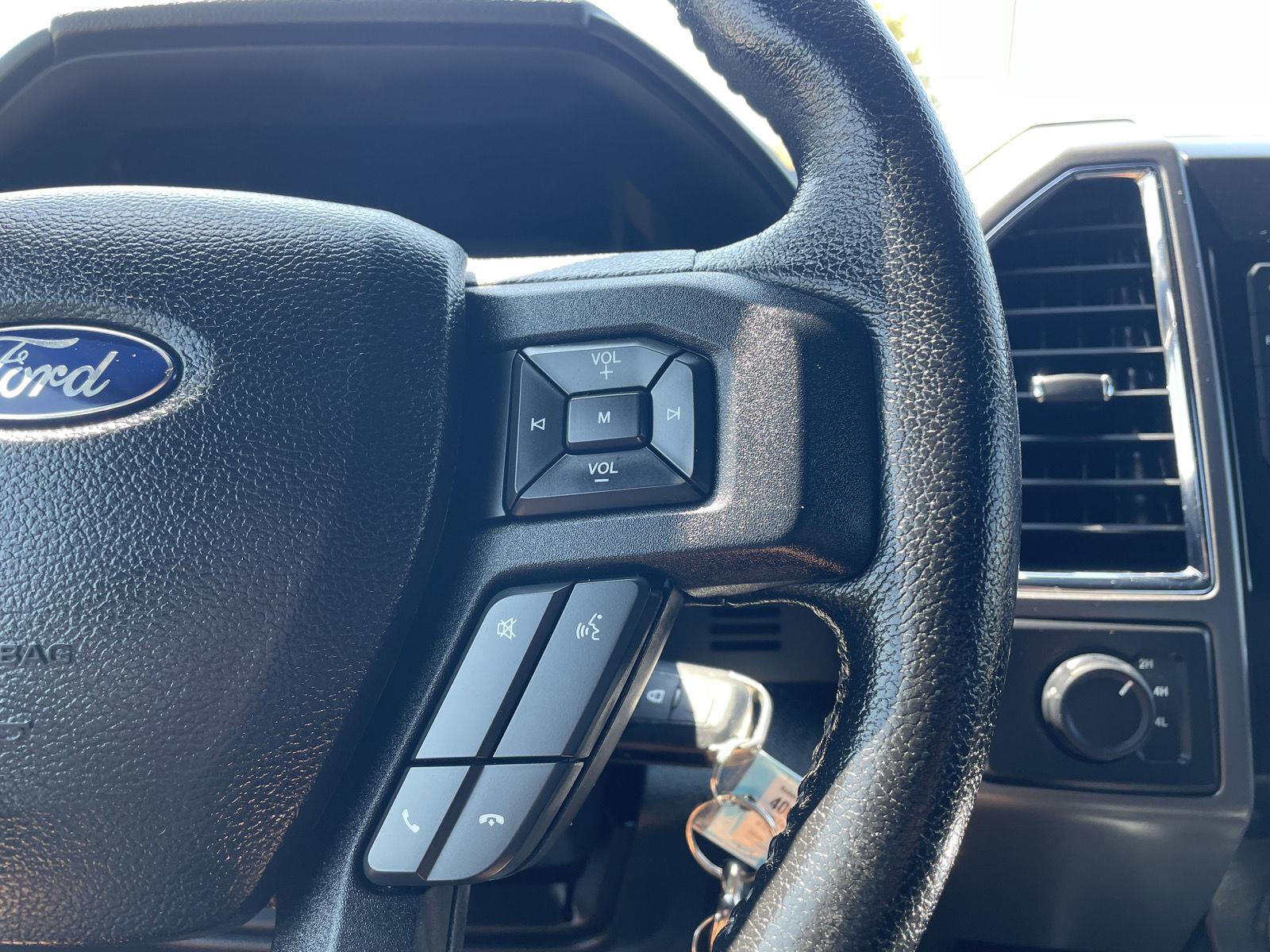 Vehicle photo 14
