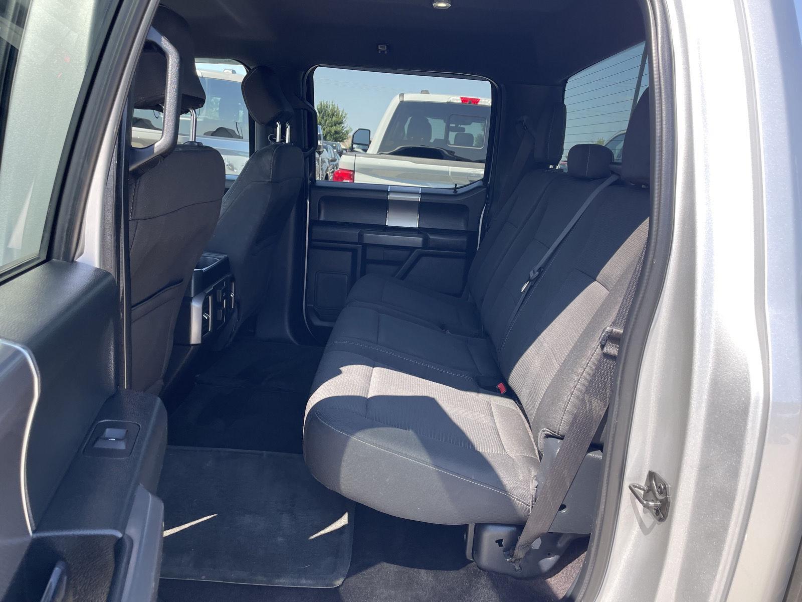 Vehicle photo 19