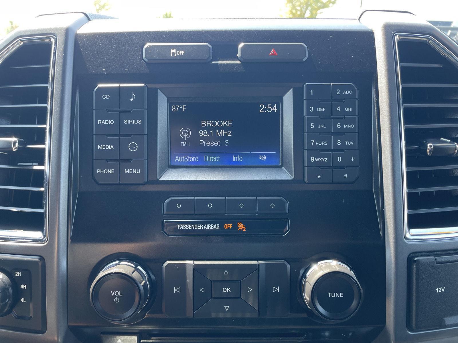 Vehicle photo 23