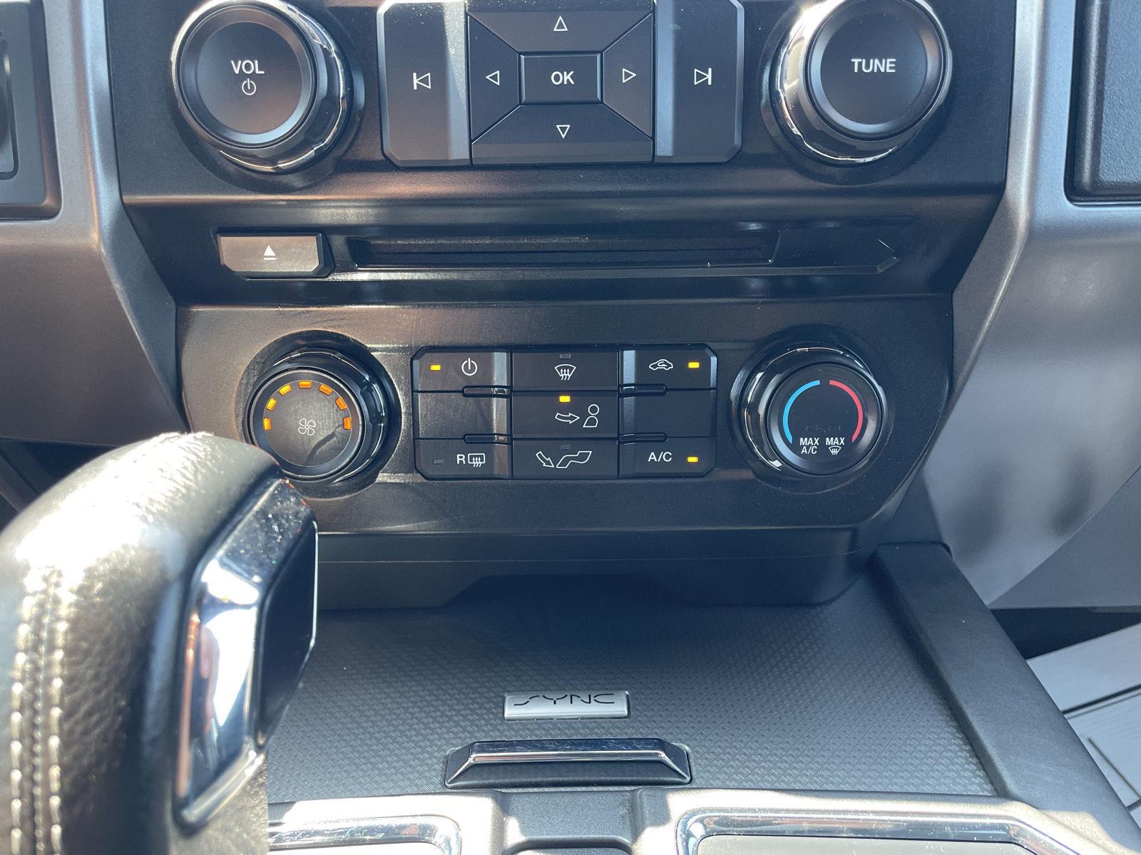Vehicle photo 24