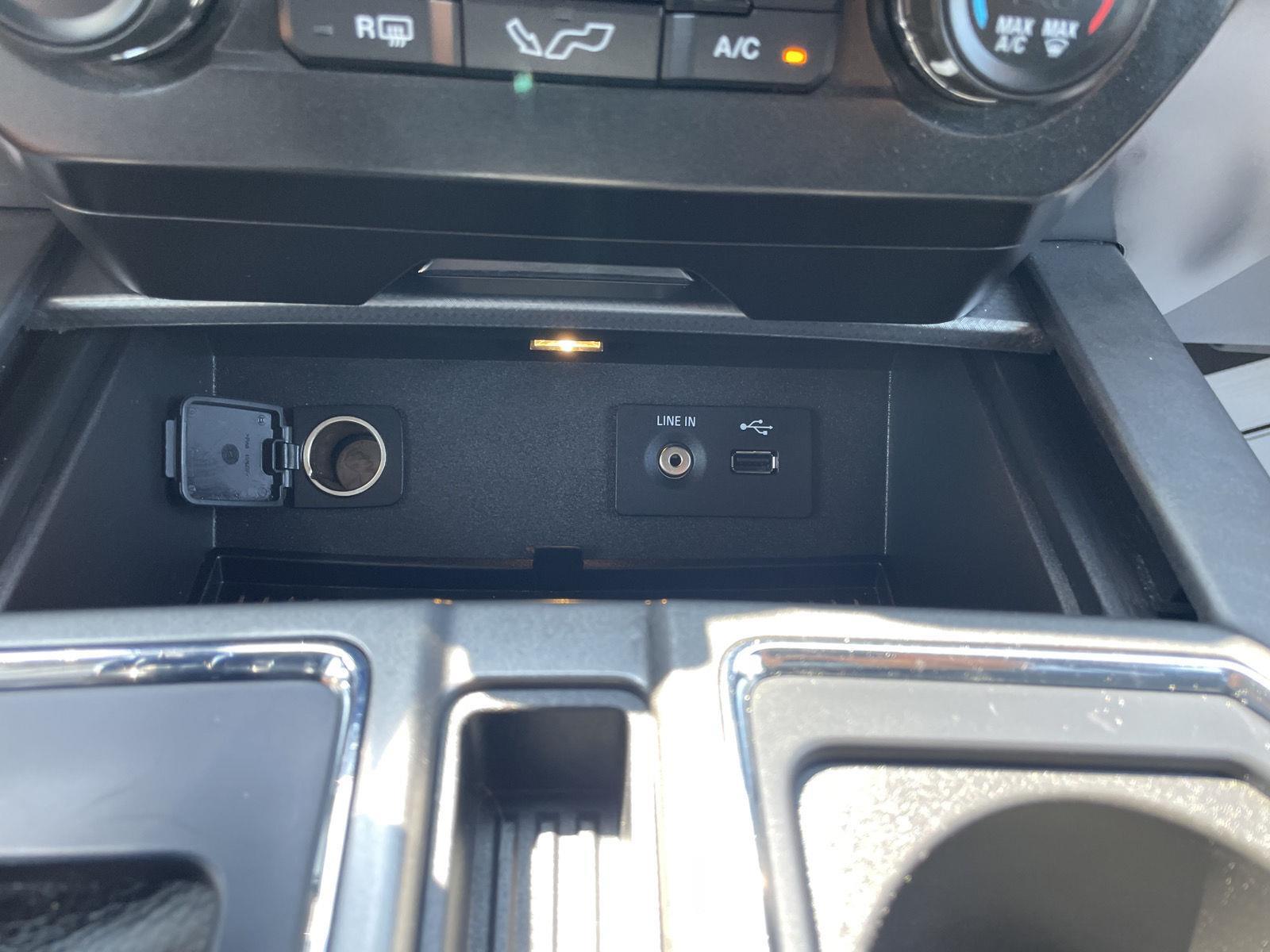Vehicle photo 25