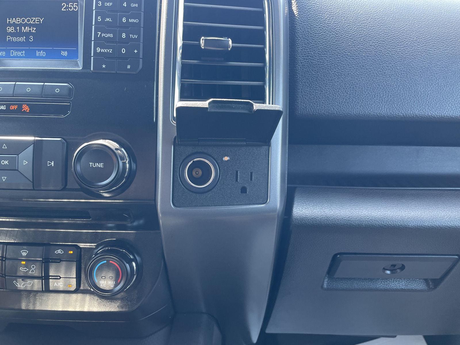 Vehicle photo 27