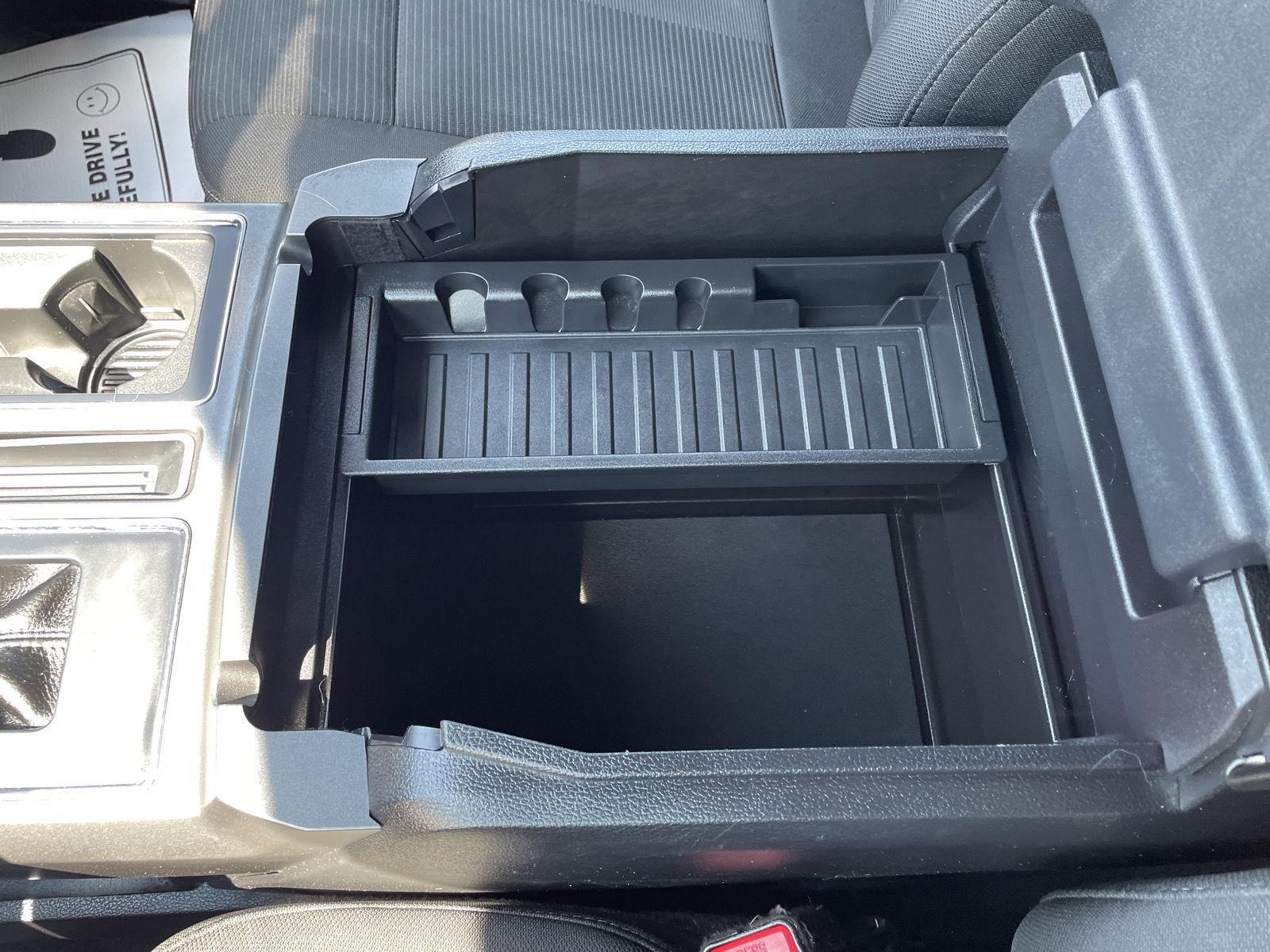 Vehicle photo 30