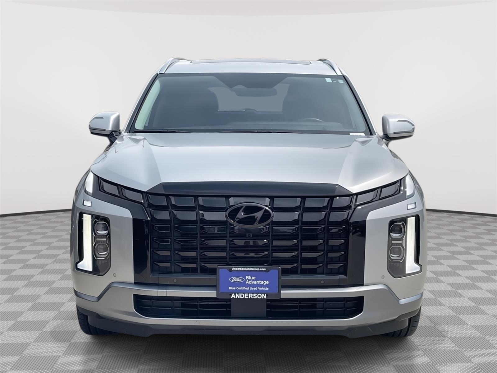Vehicle photo 4