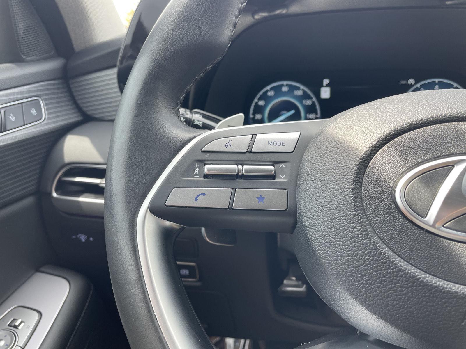 Vehicle photo 13