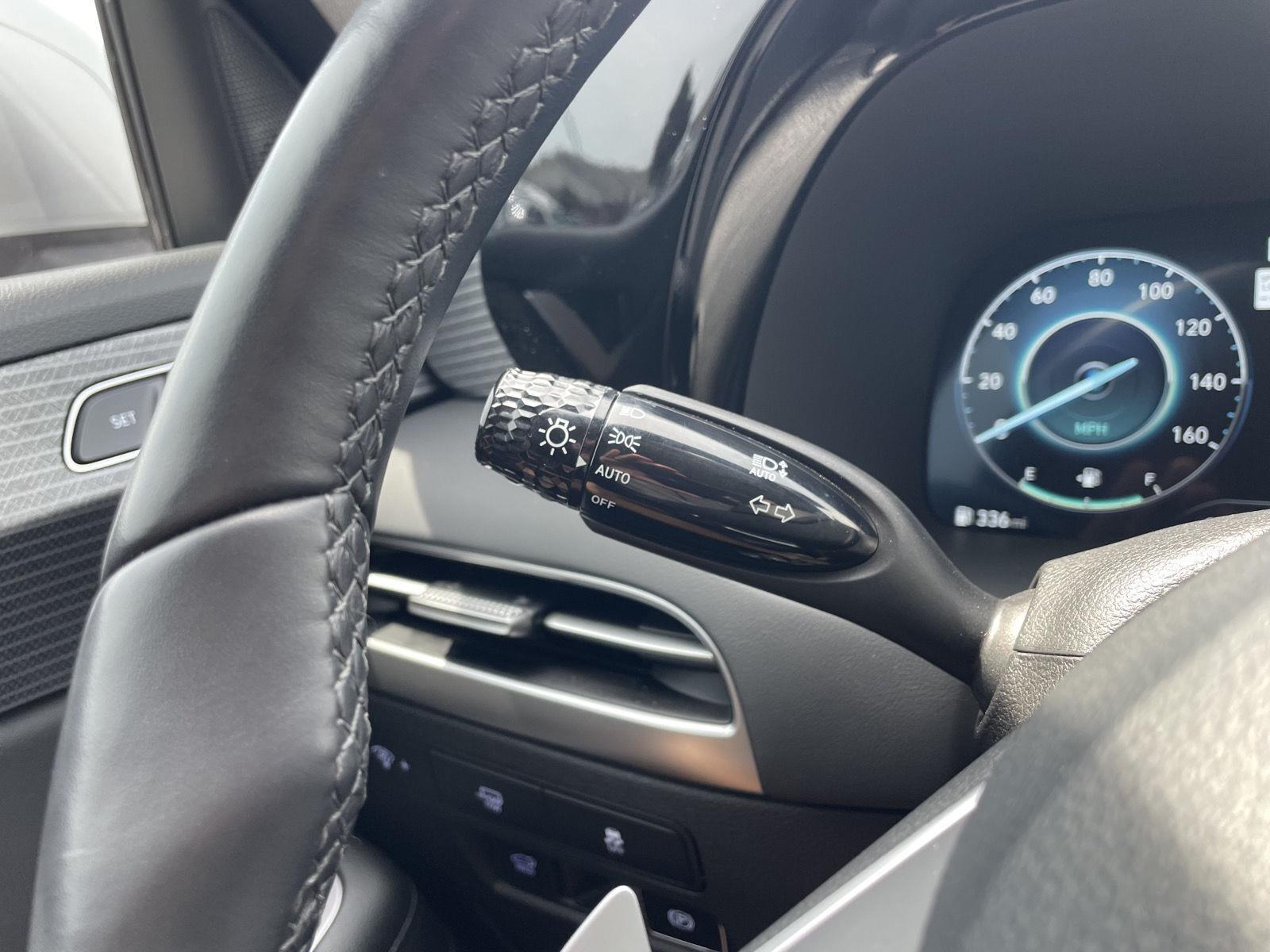 Vehicle photo 16
