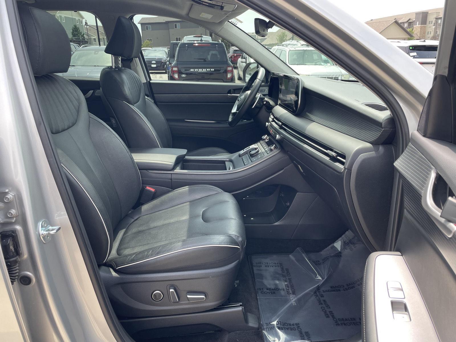 Vehicle photo 19
