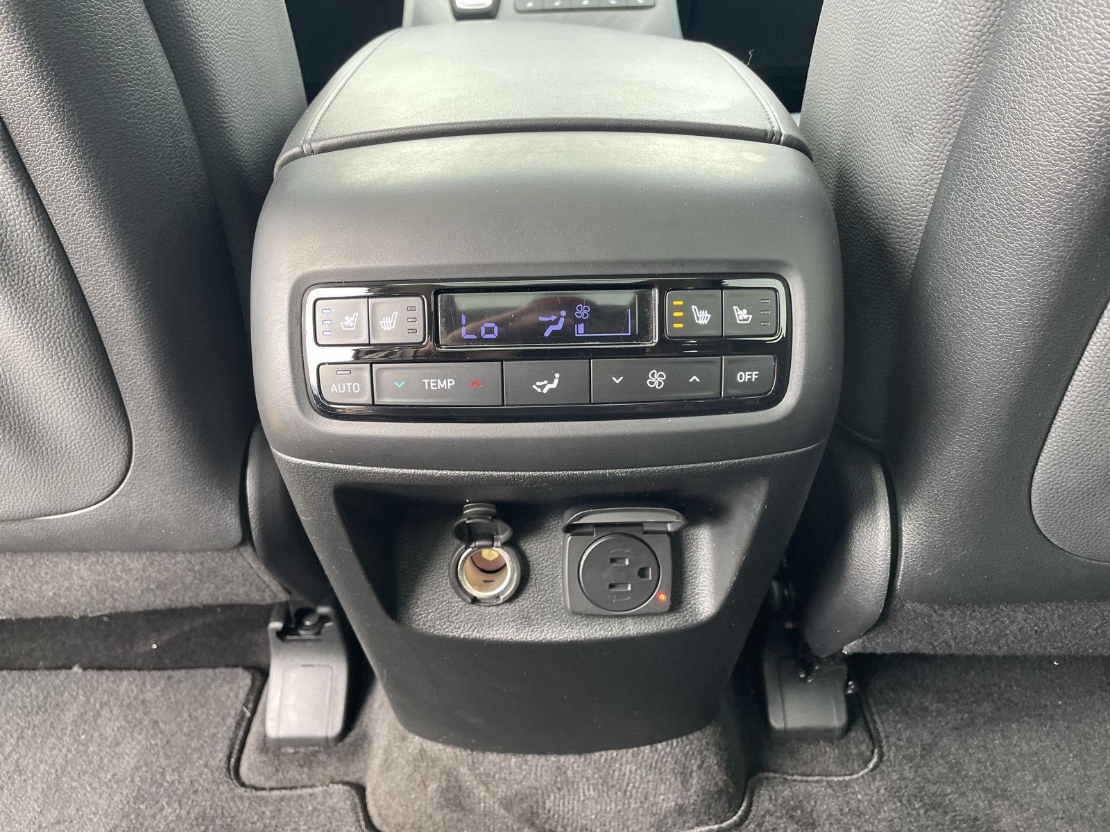 Vehicle photo 21