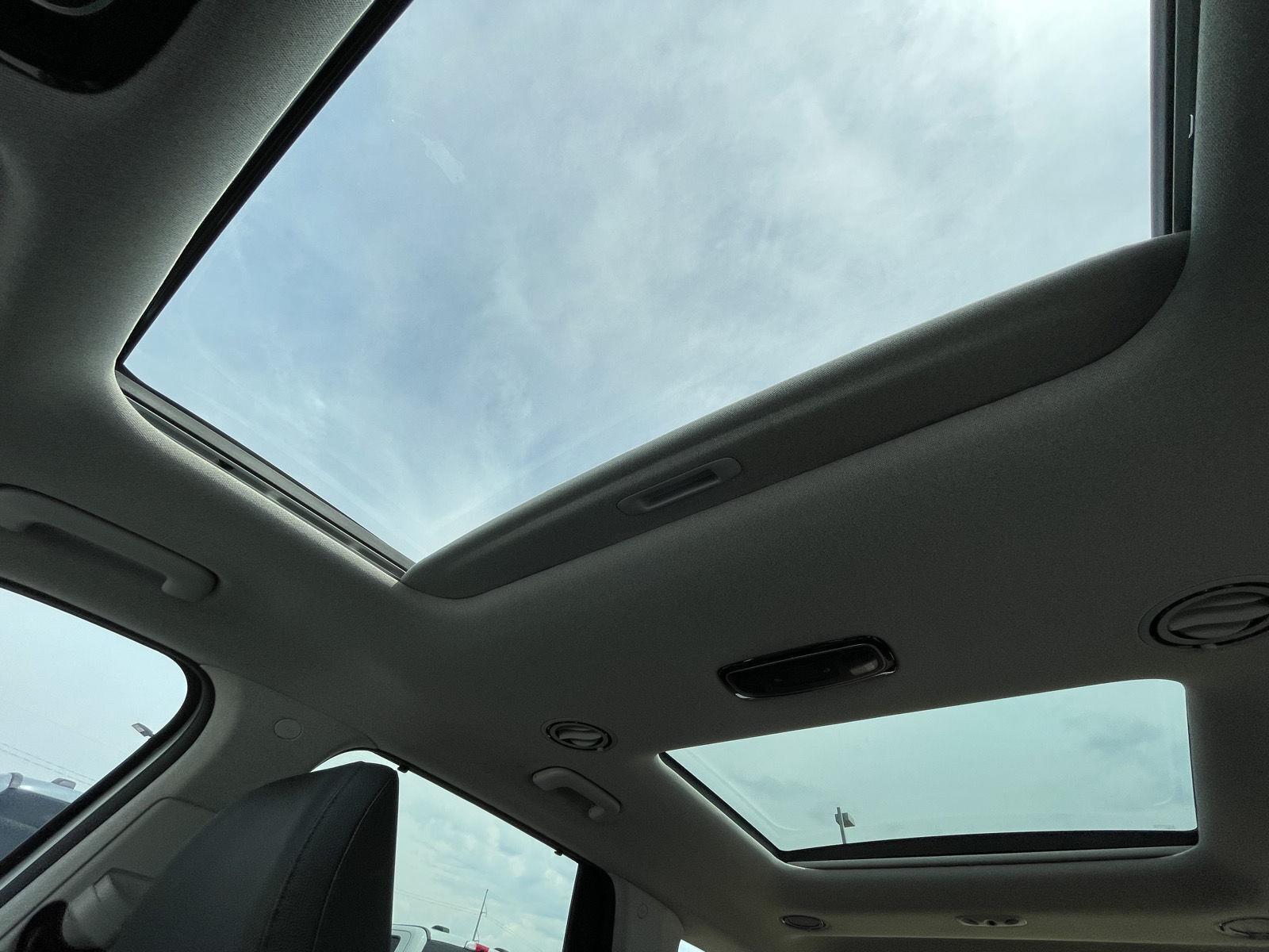 Vehicle photo 24
