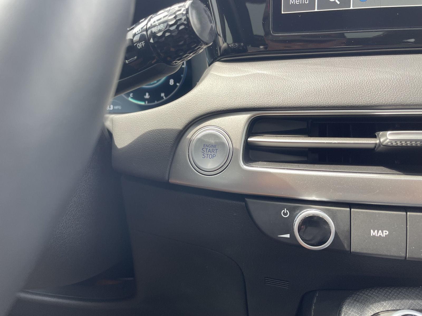 Vehicle photo 28