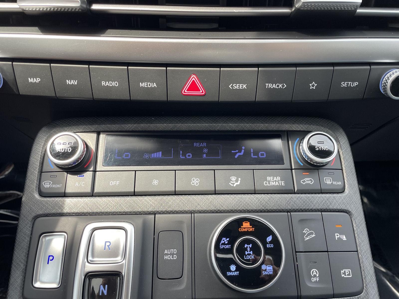 Vehicle photo 29