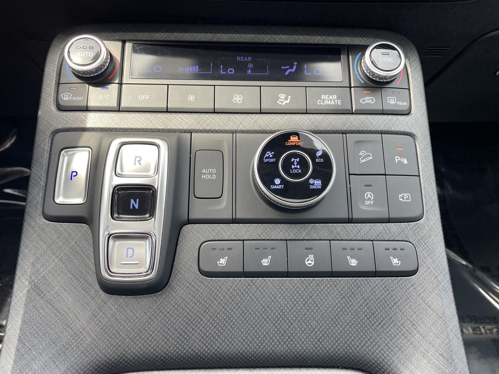 Vehicle photo 30