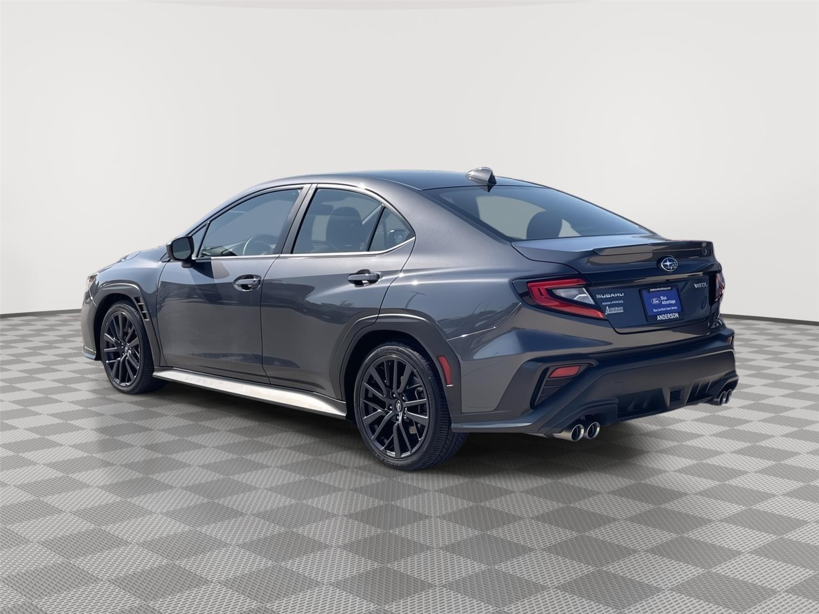 Vehicle photo 9
