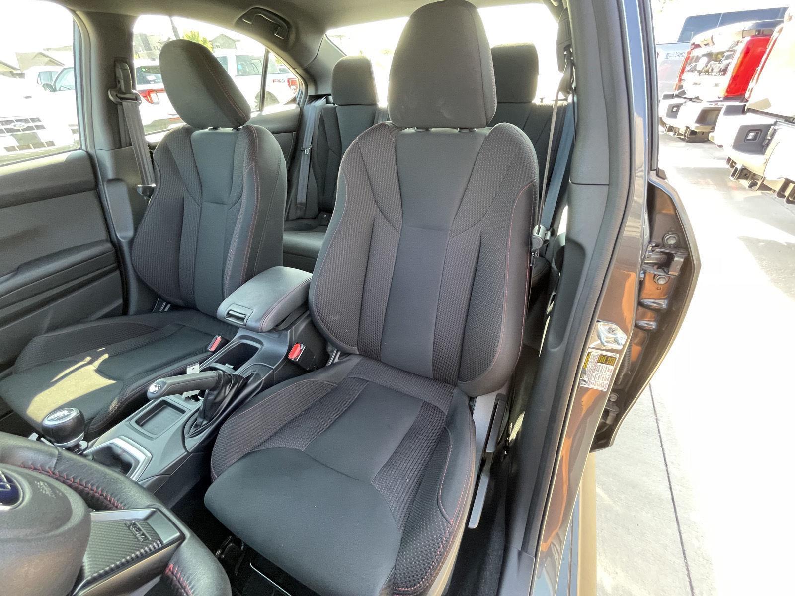 Vehicle photo 18