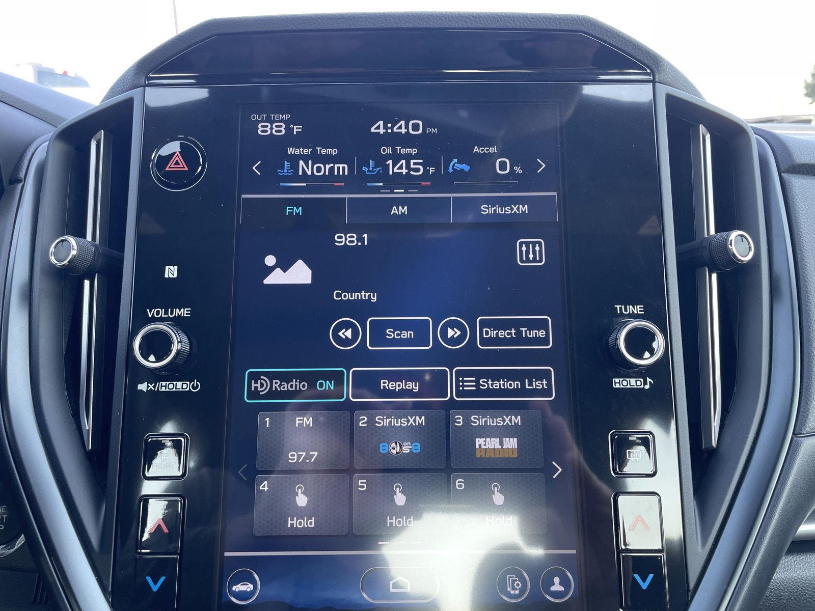 Vehicle photo 25