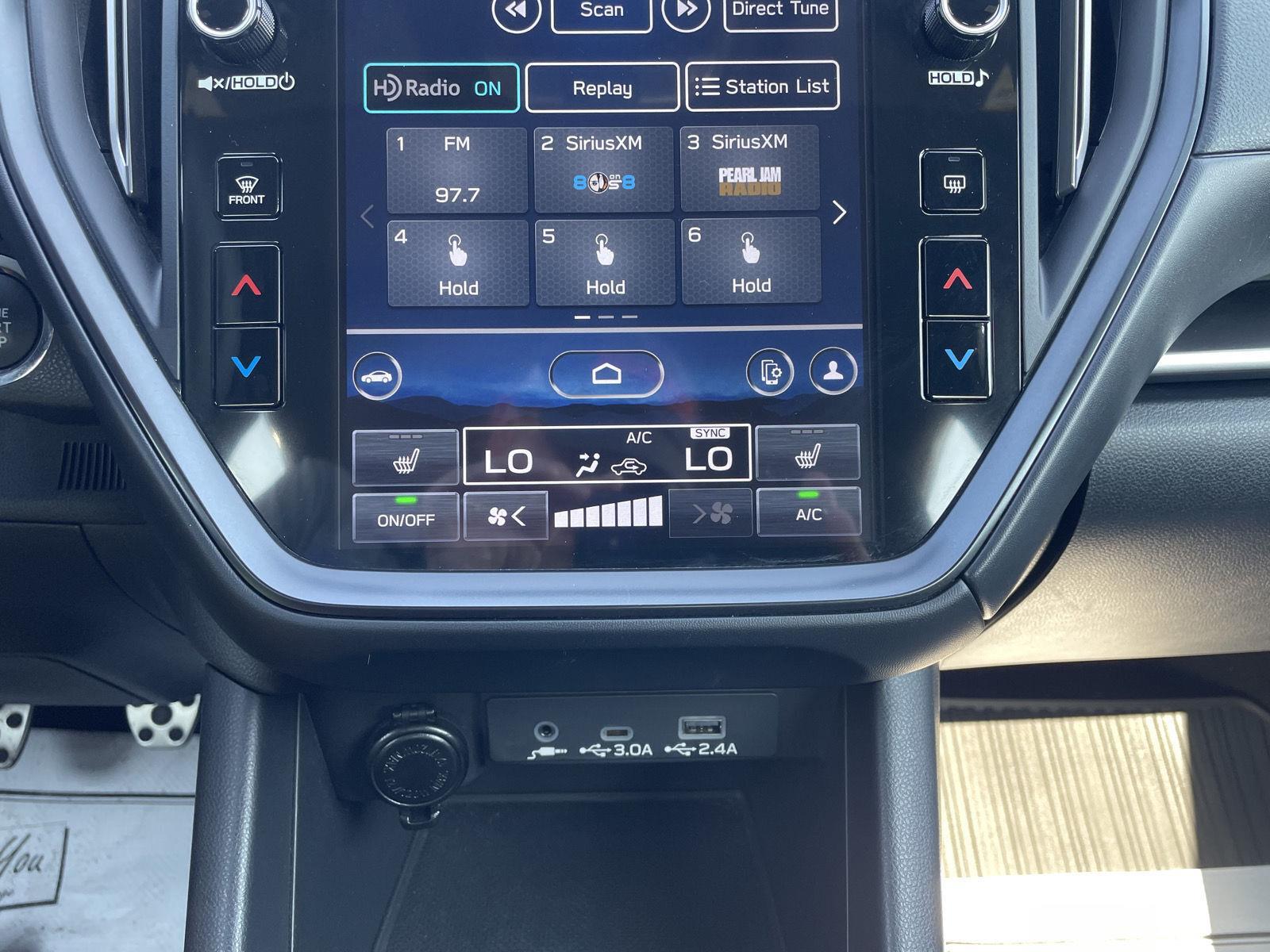 Vehicle photo 26