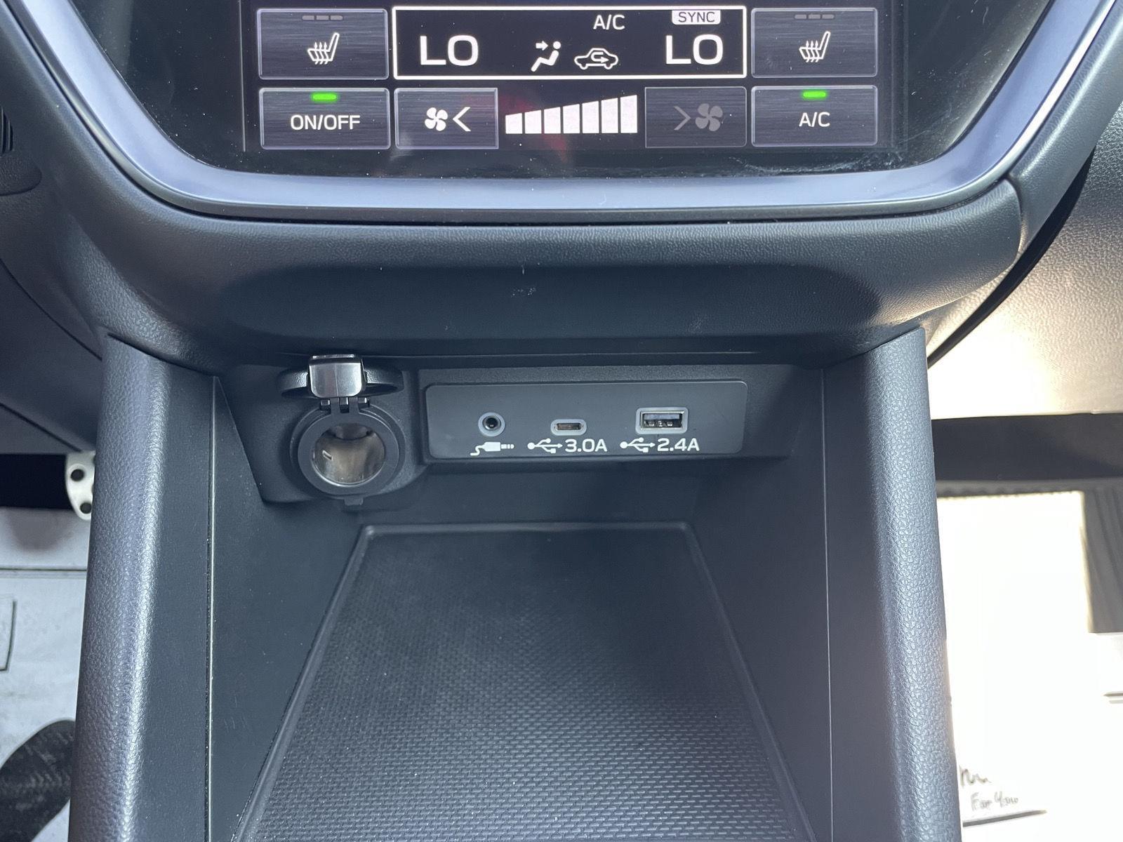 Vehicle photo 28
