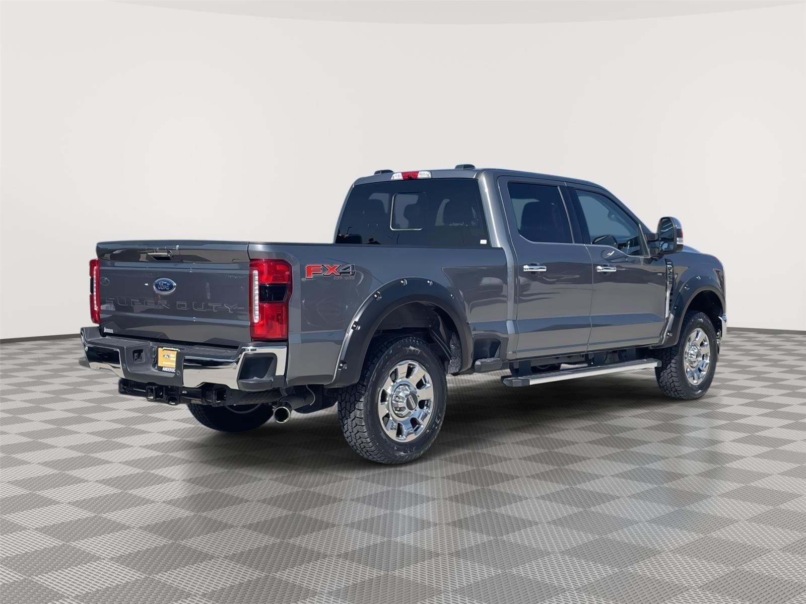 Vehicle photo 7