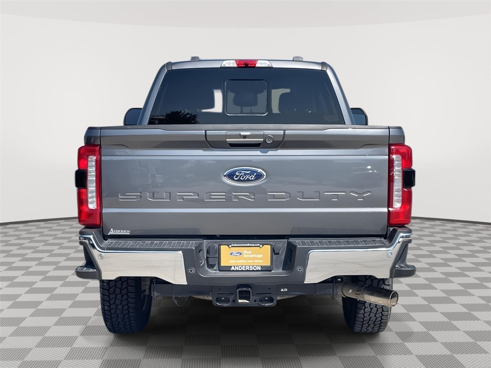 Vehicle photo 8