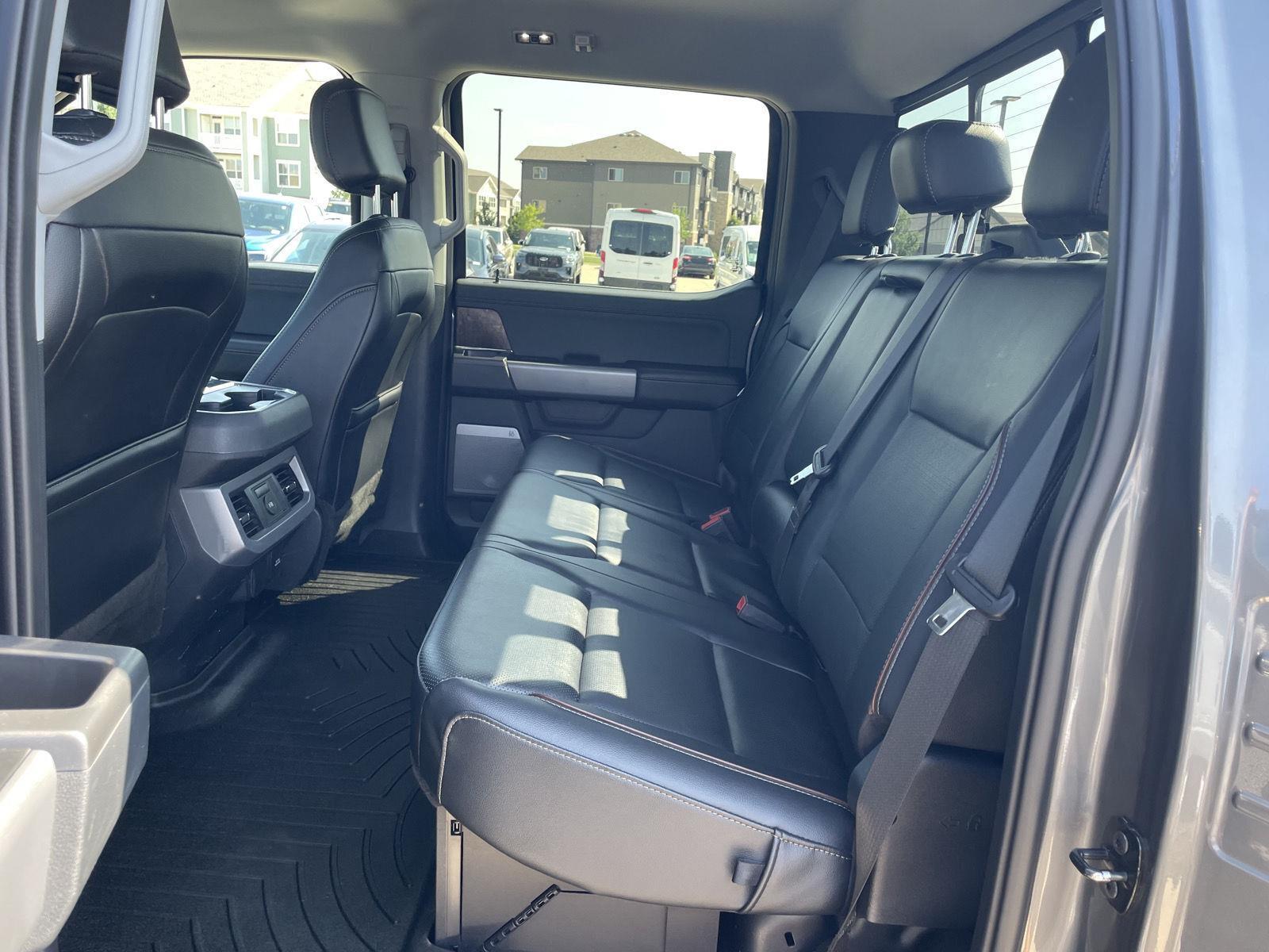 Vehicle photo 20