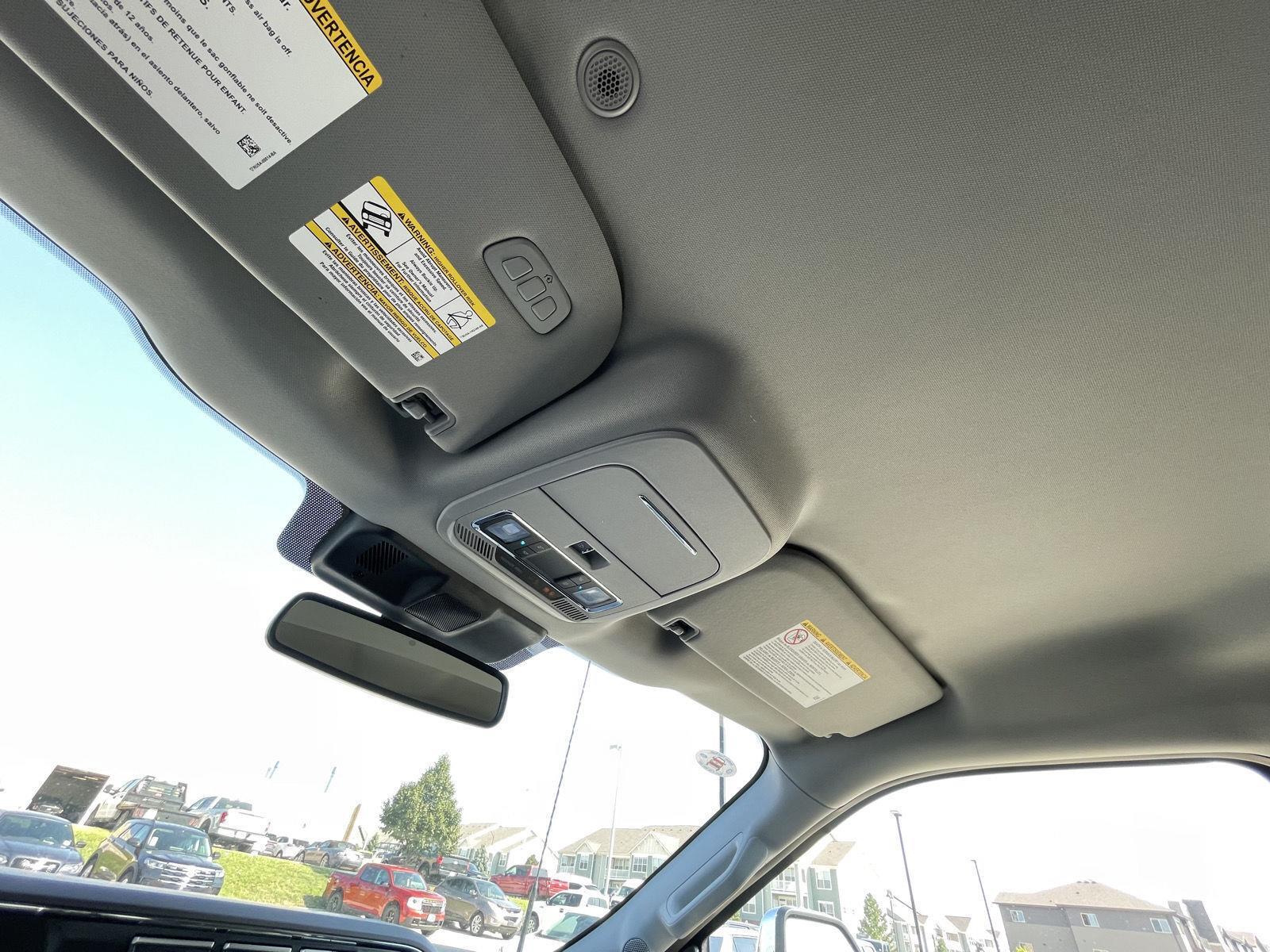 Vehicle photo 22