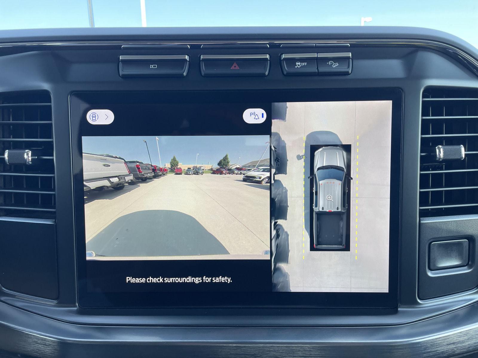 Vehicle photo 25