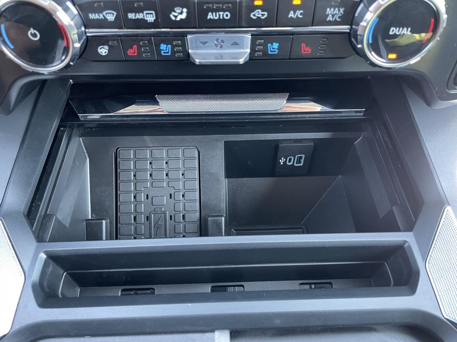 Vehicle photo 31