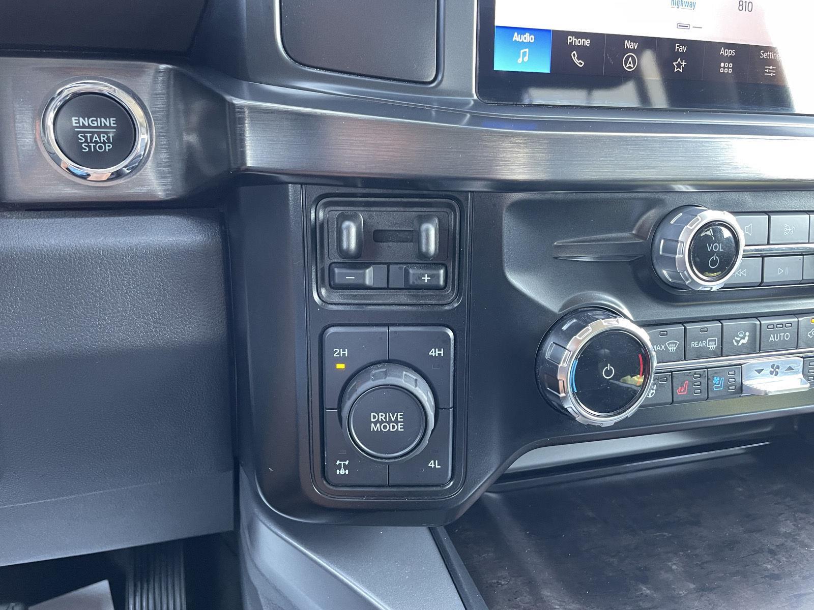 Vehicle photo 32