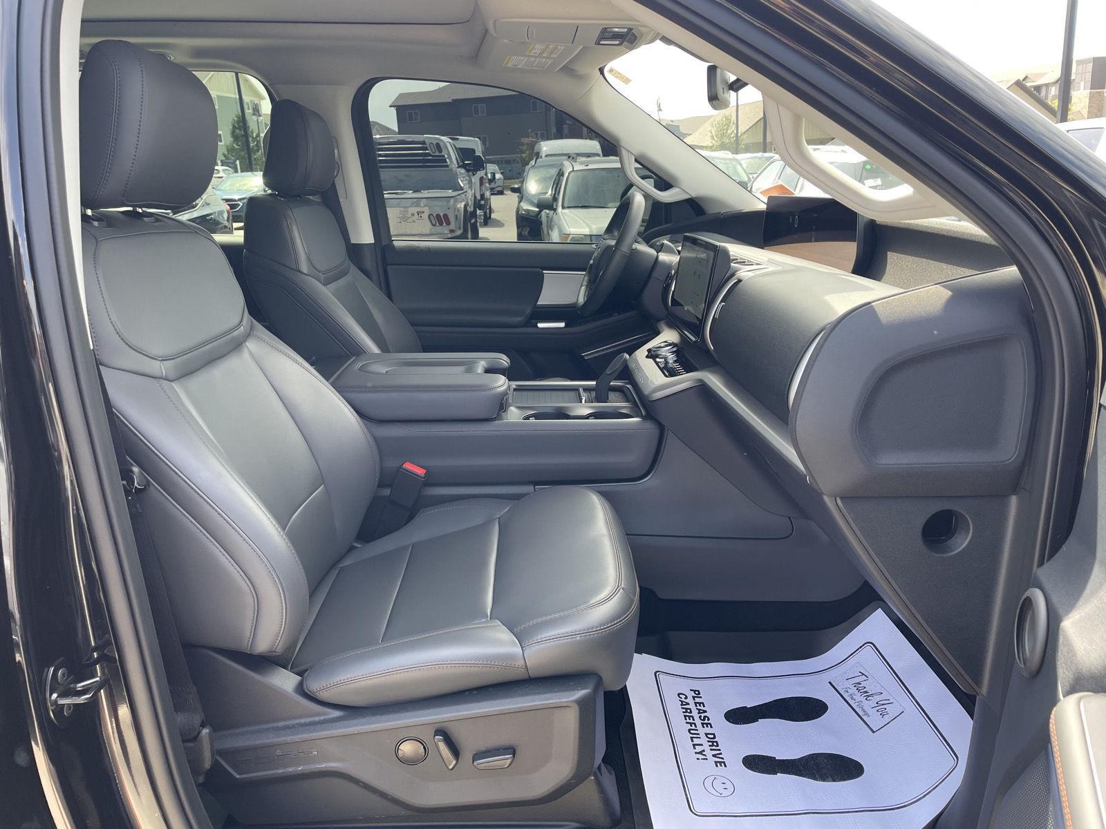 Vehicle photo 18