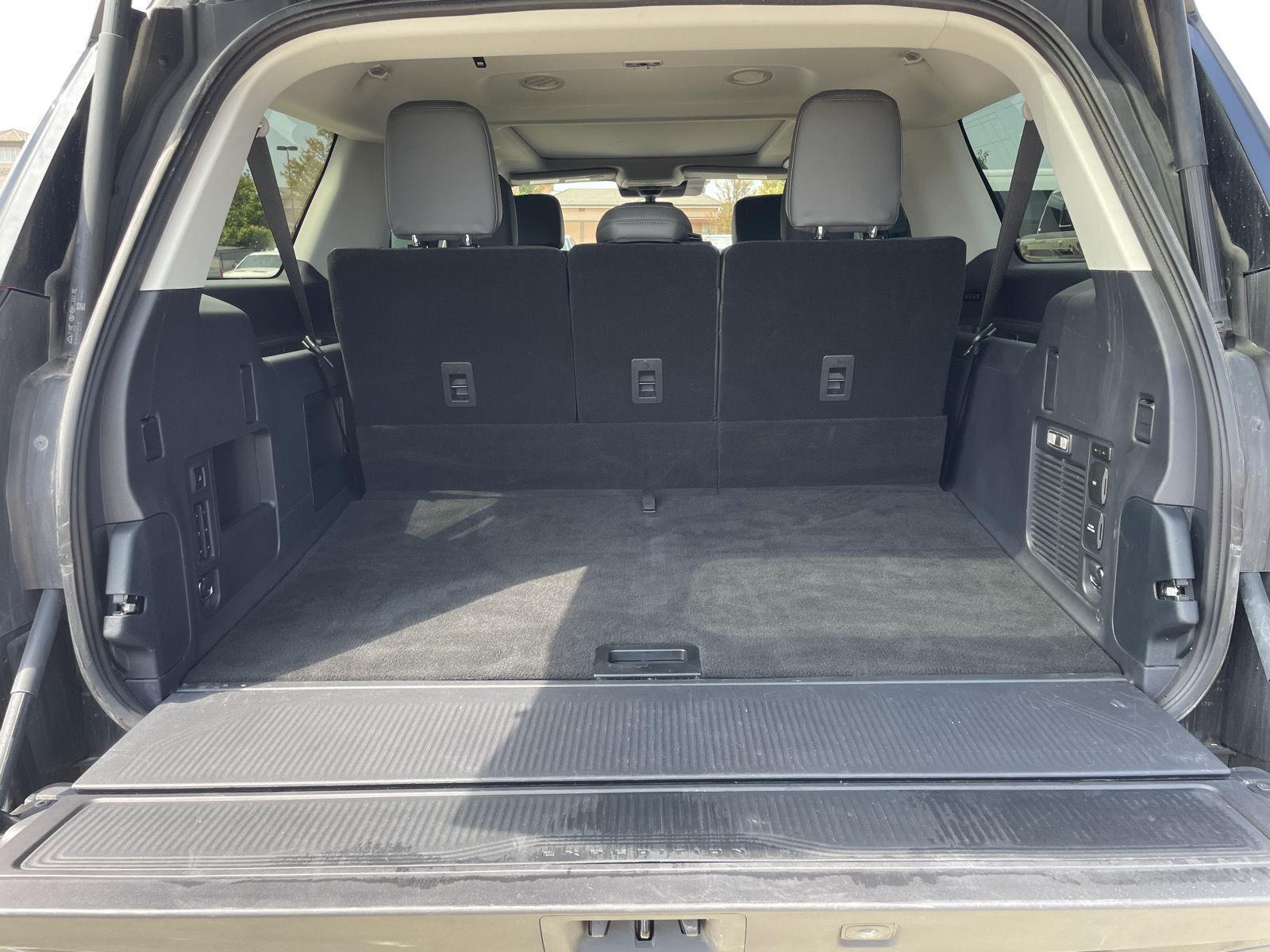 Vehicle photo 37