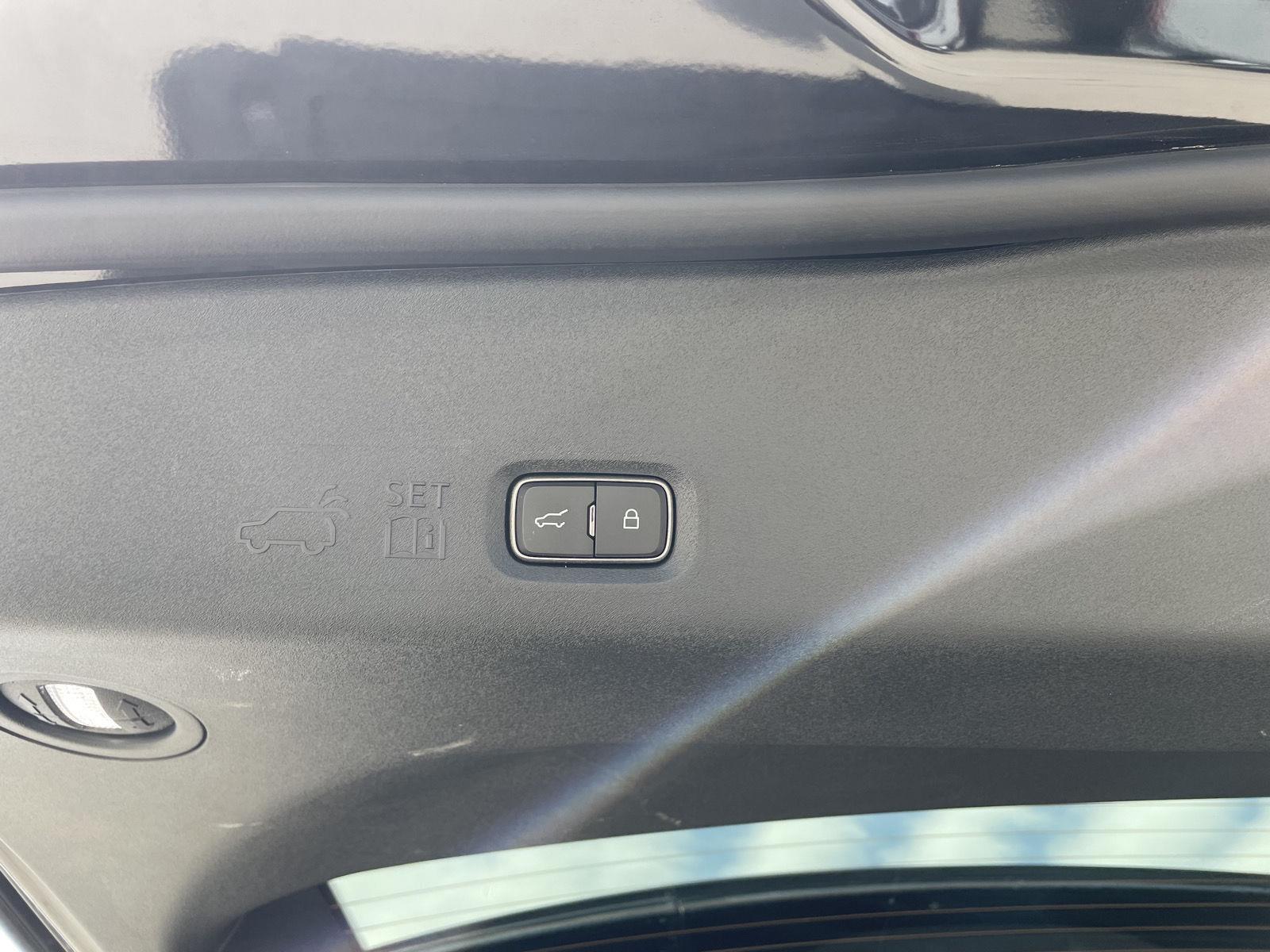 Vehicle photo 40